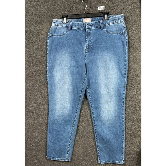 Chico's Jeans Mid Rise Girlfriend Medium Wash Slim Leg Stretch Womens 2.5 US 14 - Picture 1 of 8